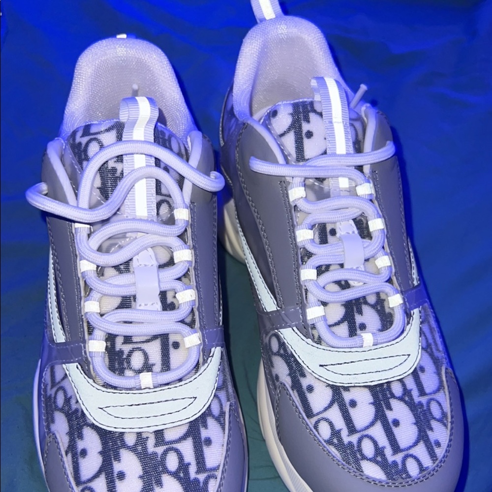 Dior B22 sneaker in white technical knit with blue and white, size 9 in men.